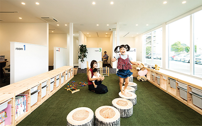 キッズルーム完備。お子様を楽しく遊ばせながら、安心して家づくりの相談ができます。