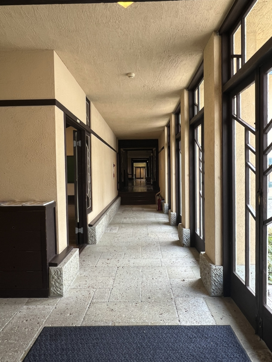 光と影を演出するホール　-自由学園 明日館 Part3-